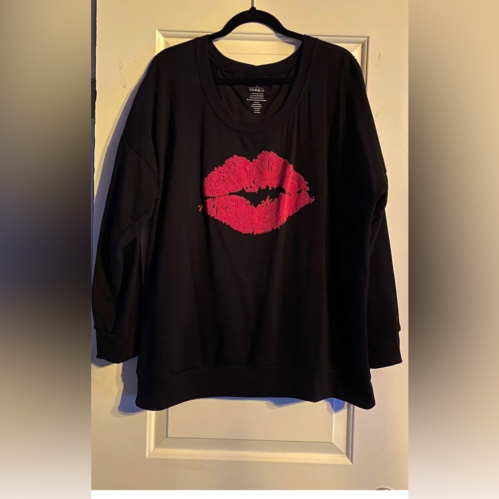 Rare Torrid Black Pink Beaded Lips 3X Sweater